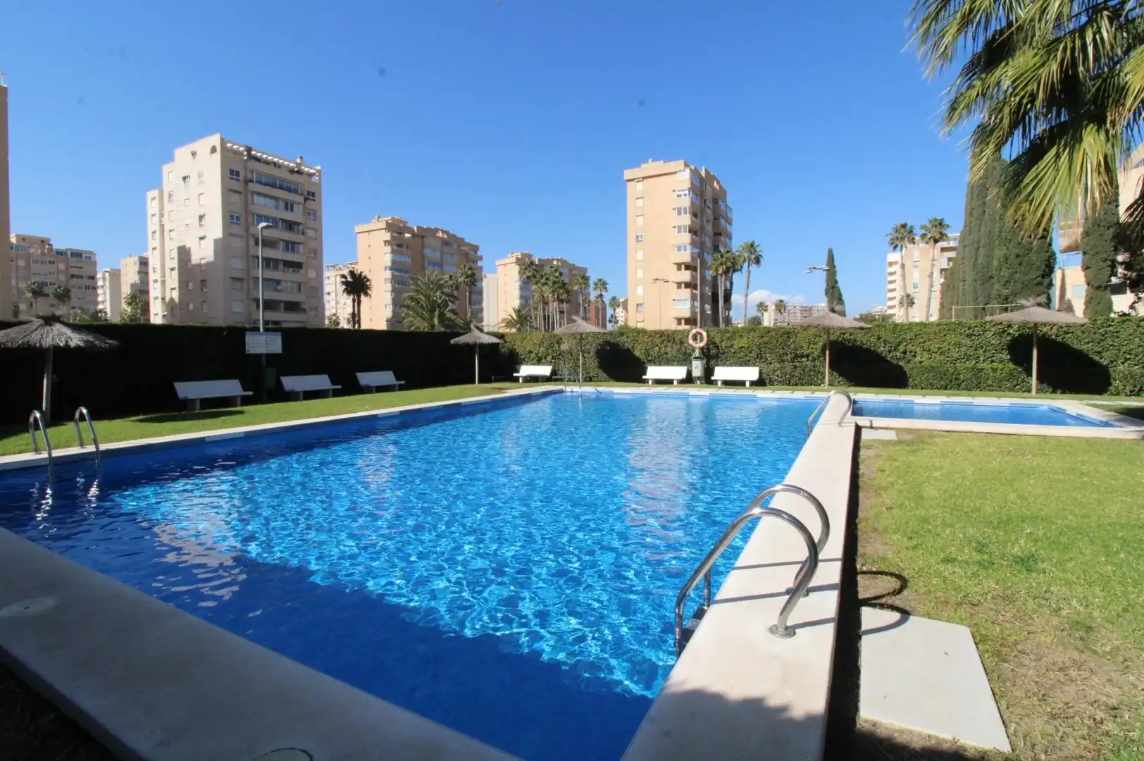 Piscina de Àtic en venda en Alicante / Alacant amb Terrassa, Balcó i Piscina comunitària