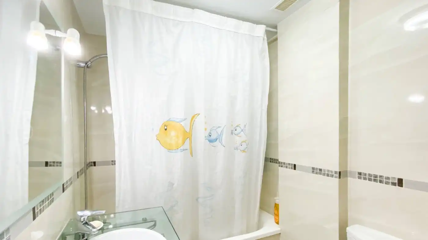 Bathroom of Flat for rent in Málaga  with Air Conditioner, Heating and Parquet flooring