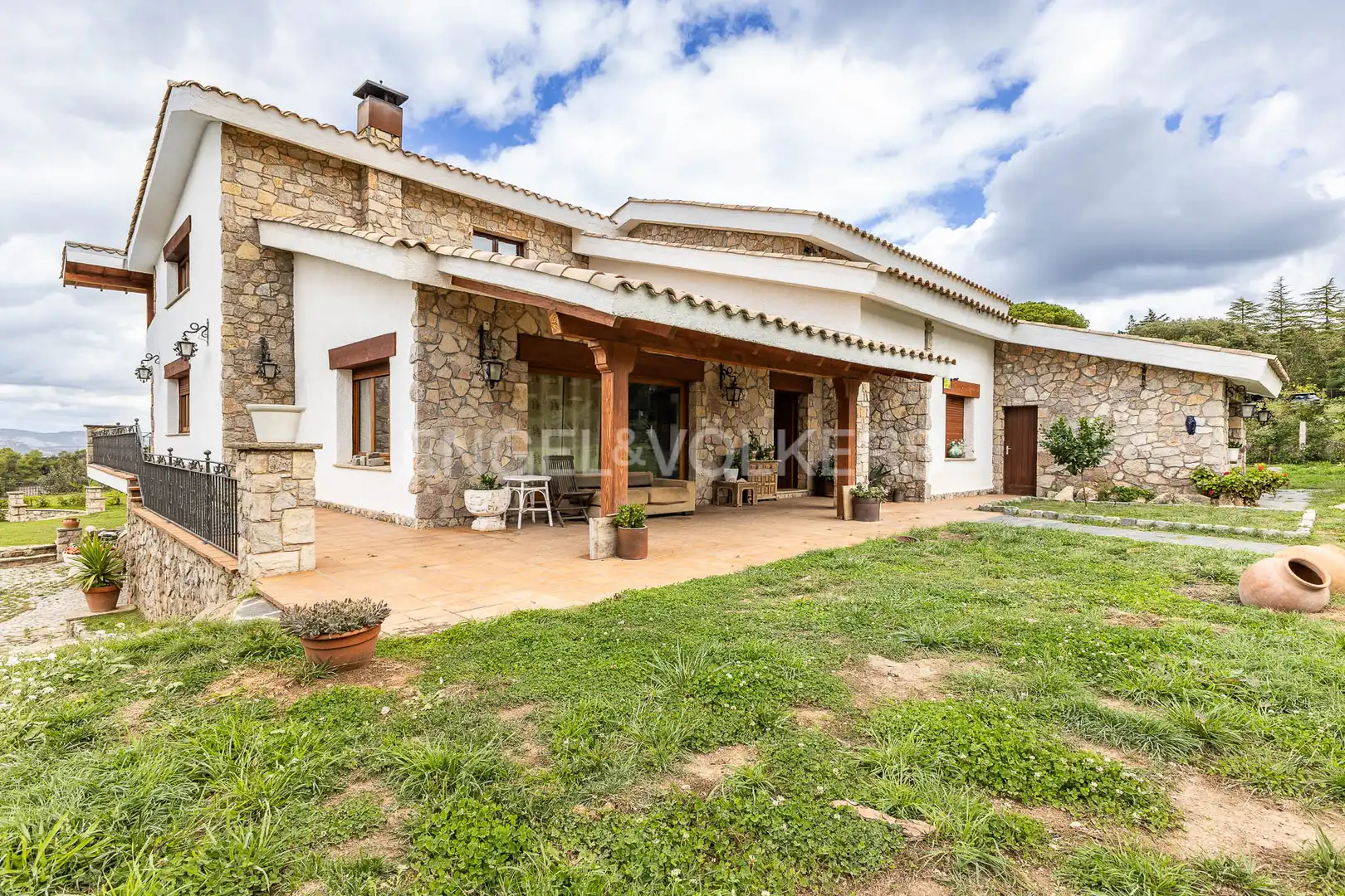 Vista exterior de Casa o xalet en venda en Seva amb Aire condicionat, Calefacció i Jardí privat