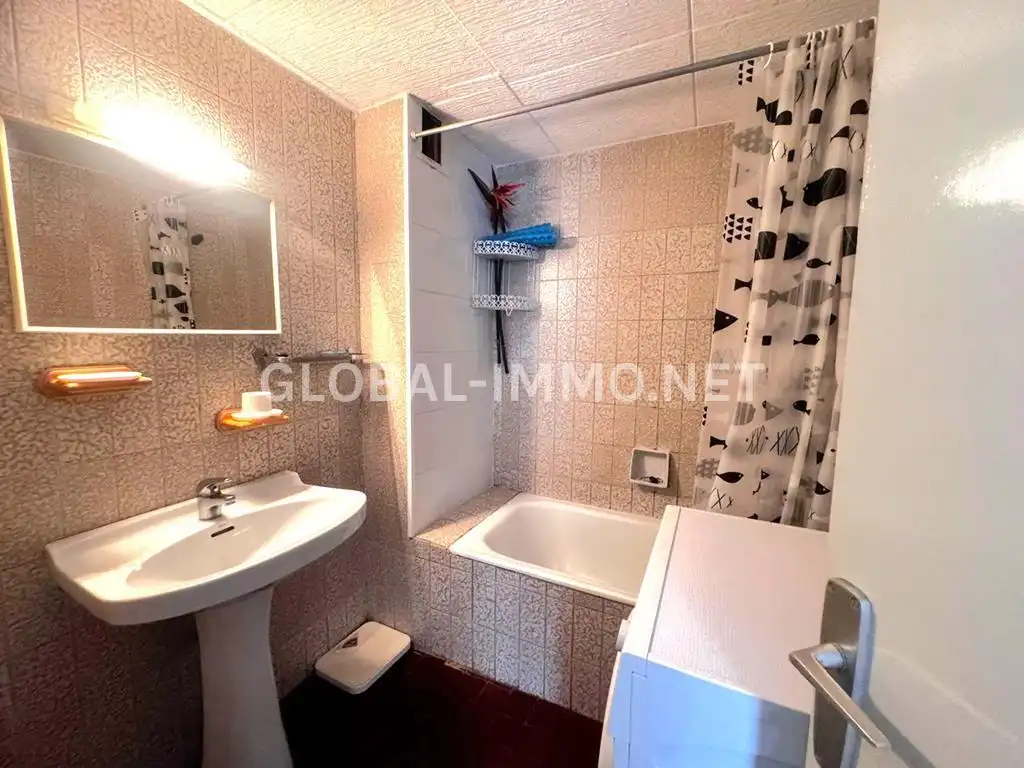 Badezimmer von Wohnung zum Verkauf in Empuriabrava mit Möbliert