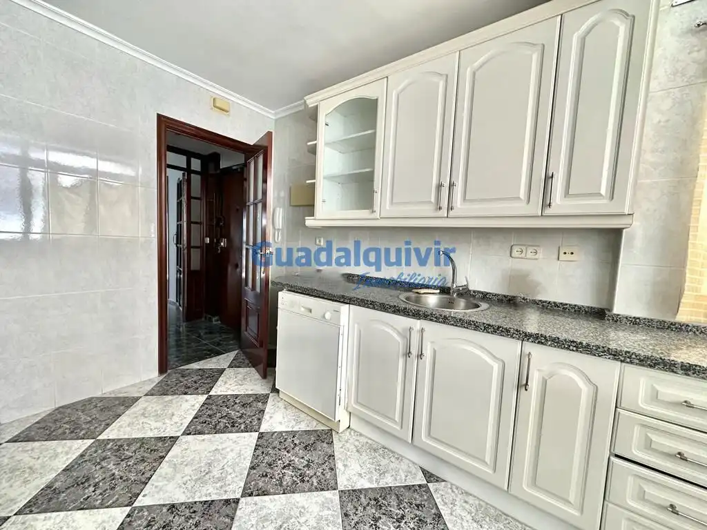 Cocina de Piso en venta en Sevilla con Aire acondicionado, Calefacción y Terraza