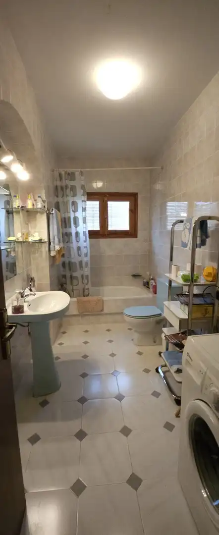 Baño de Casa o chalet en venta en La Sentiu de Sió con Jardín privado, Terraza y Piscina