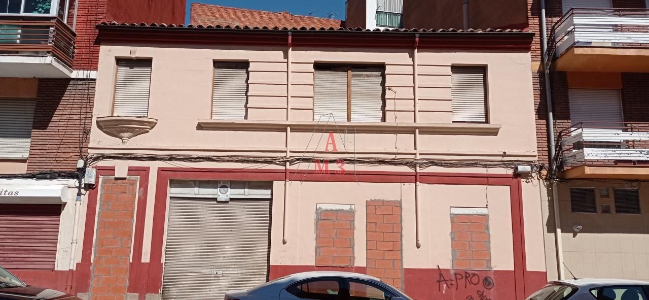 Exterior view of House or chalet for sale in León Capital   with Heating