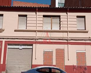 Exterior view of House or chalet for sale in León Capital   with Heating