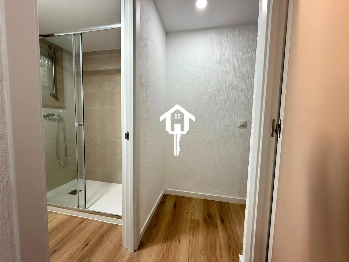 Flat with terrace for sale in Calle TAQUIGRAFO MARTI, imagen 32