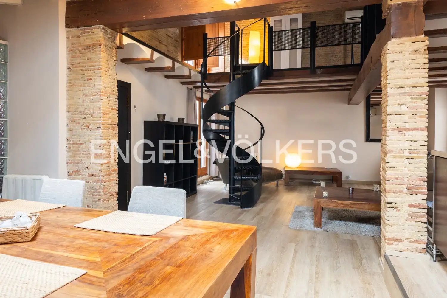 Vista exterior de Dúplex en venta en Valencia con Aire acondicionado, Calefacción y Balcón