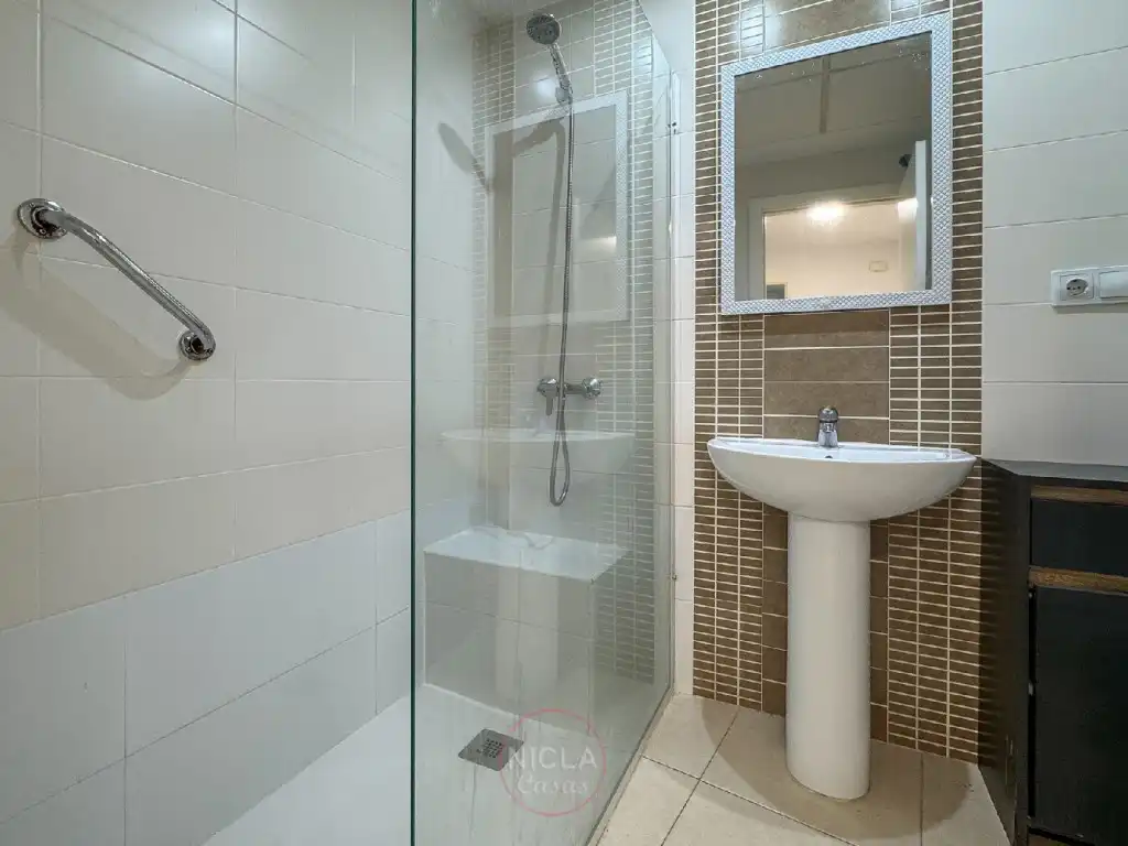 Bathroom of Apartments for sale in Las Escobetas