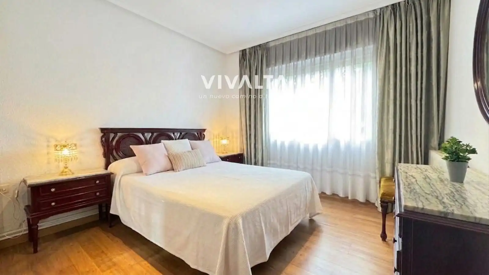 Bedroom of Flat for sale in Madrid  with Air Conditioner, Heating and Storage room
