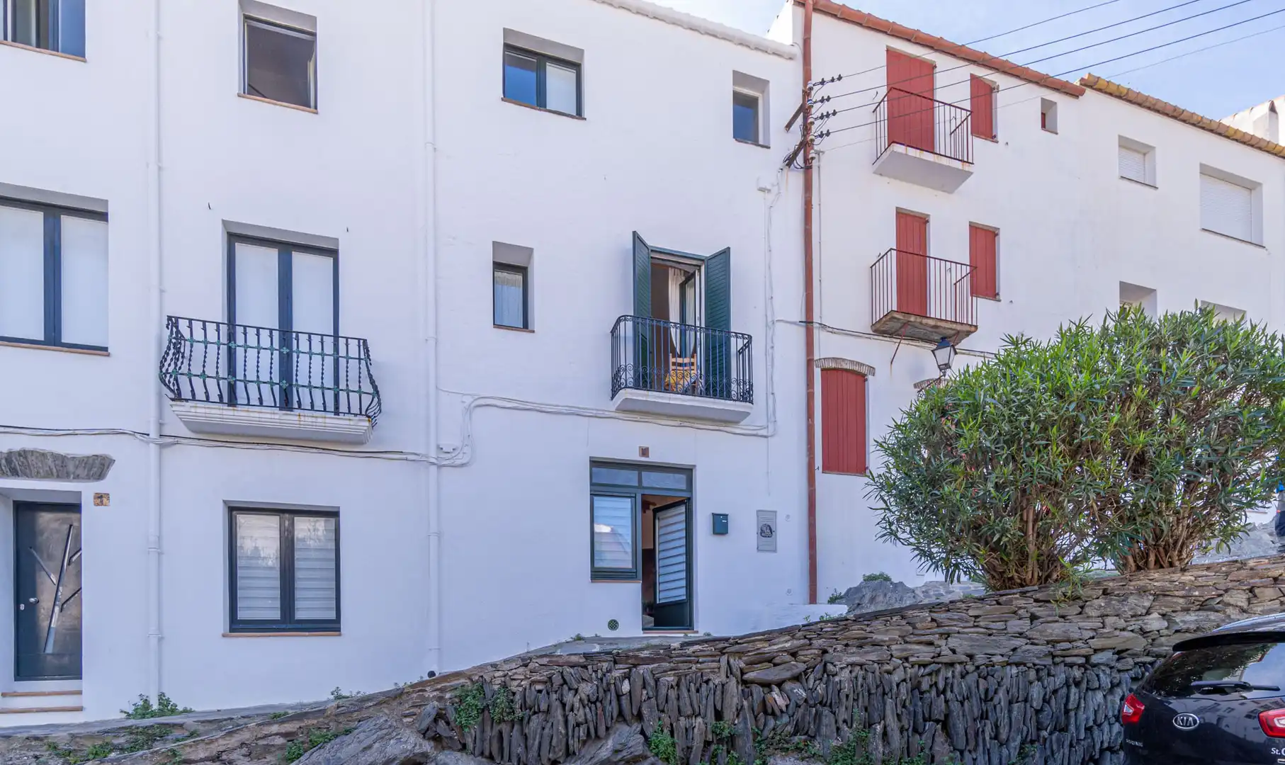 Außenansicht von Einfamilien-Reihenhaus zum Verkauf in Cadaqués mit Möbliert, Ofen und Waschmaschine