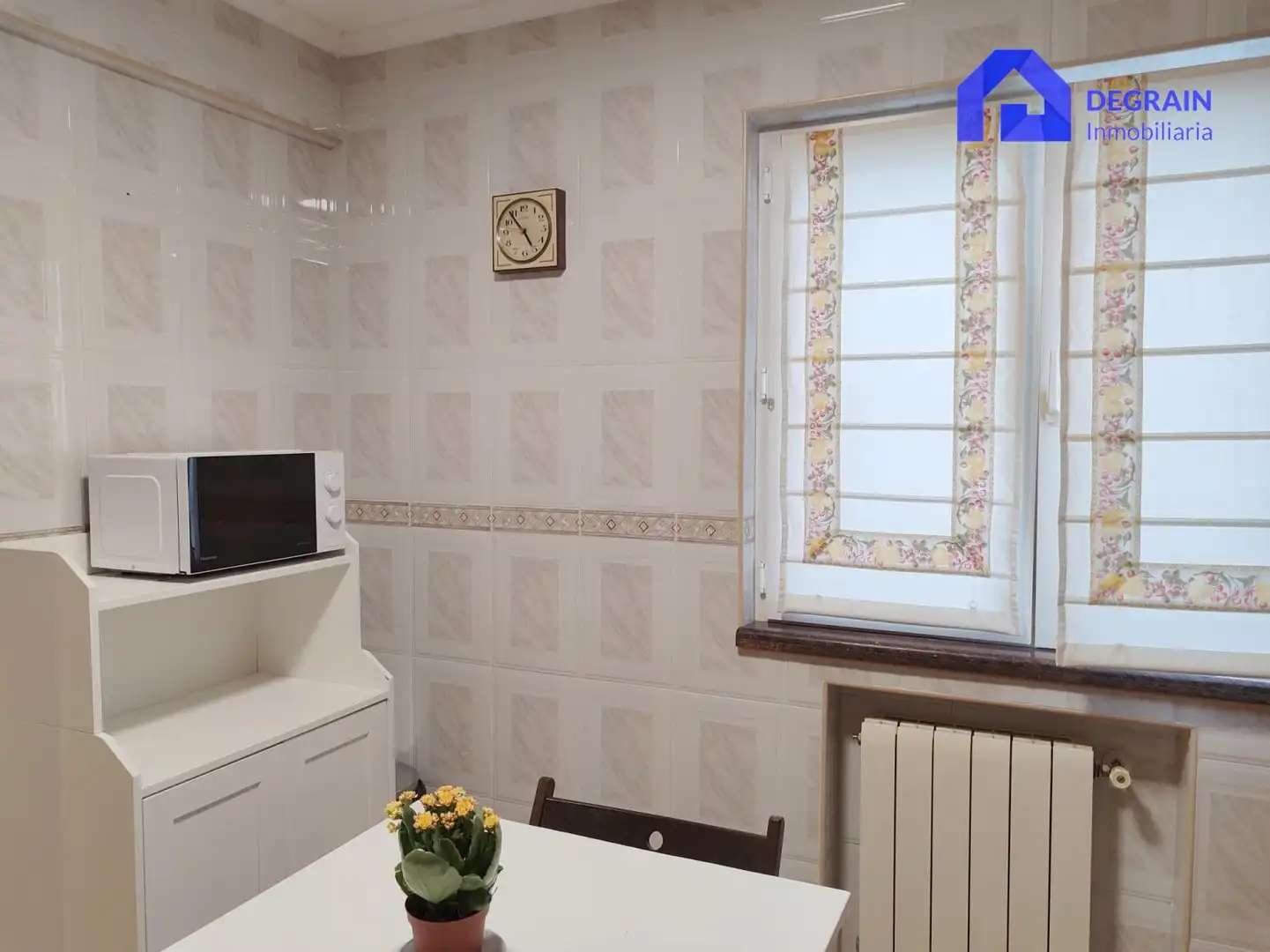 Kitchen of Flat for rent in Oviedo   with Heating and Furnished