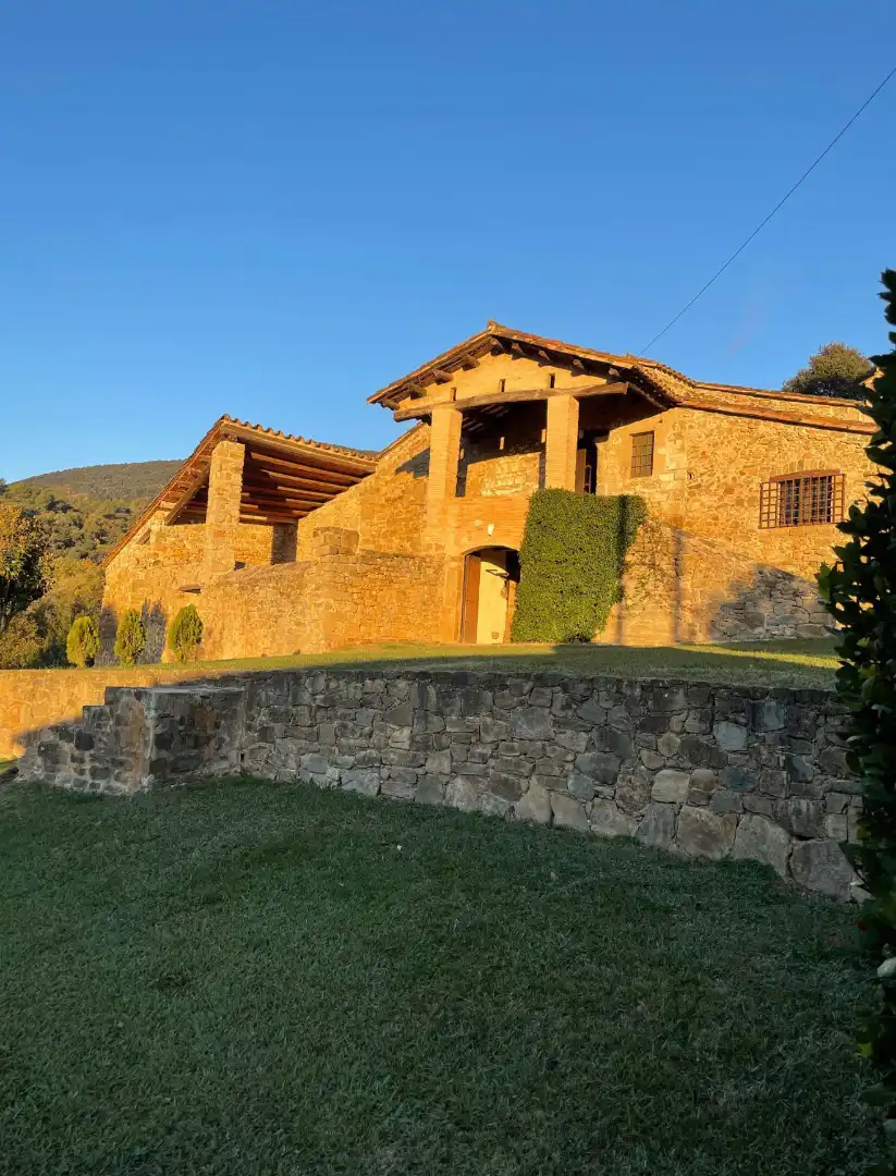 Außenansicht von Country house zur Miete in Girona mit Heizung, Privatgarten und Schwimmbad