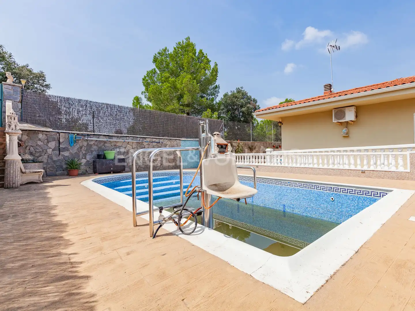 Piscina de Casa o chalet en venta en Terrassa con Aire acondicionado, Calefacción y Terraza