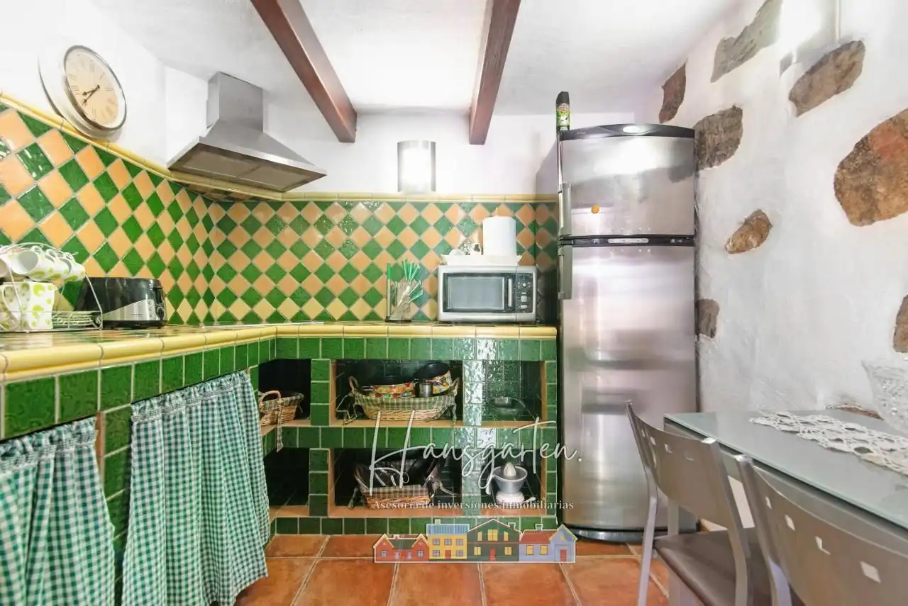 Cuina de Finca rústica en venda en Tejeda amb Aire condicionat i Jardí privat