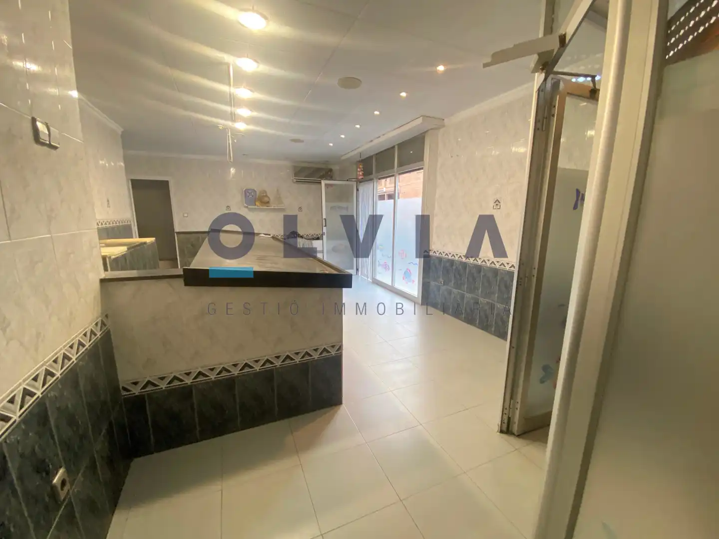 Local comercial en venda a Poble