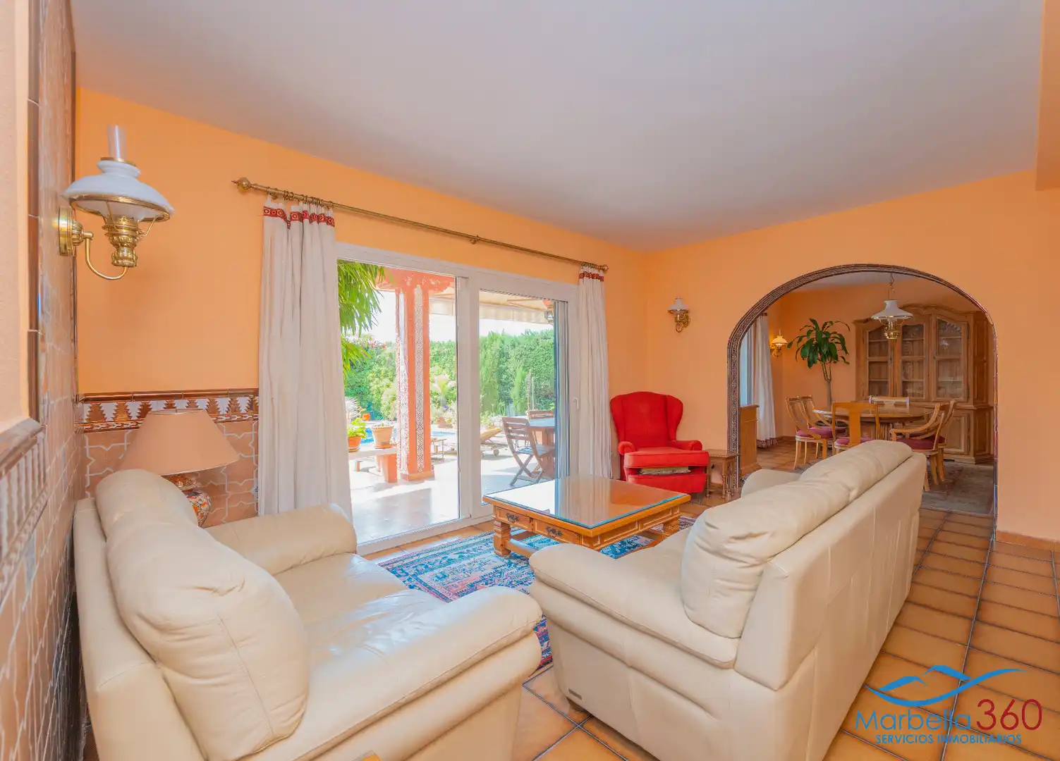 Sala de estar de Casa o chalet en venta en Marbella con Aire acondicionado, Jardín privado y Terraza