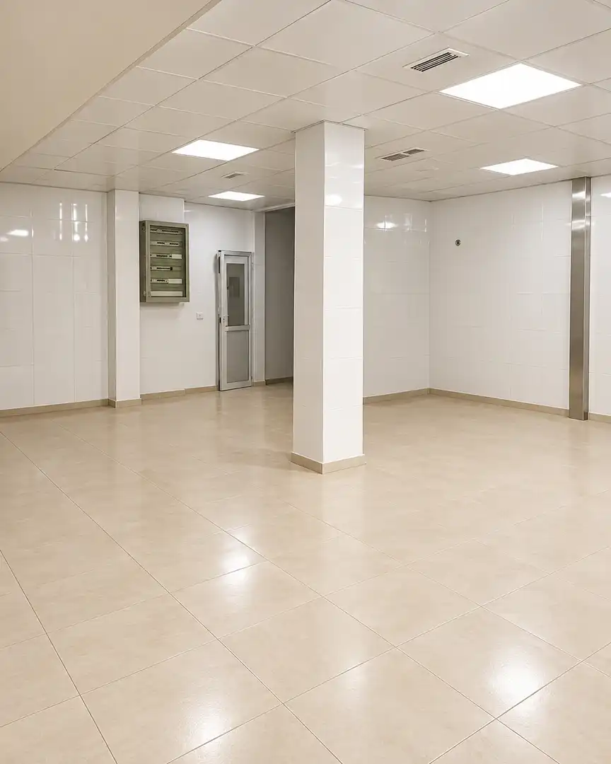 Nau industrial en venda en Estepona