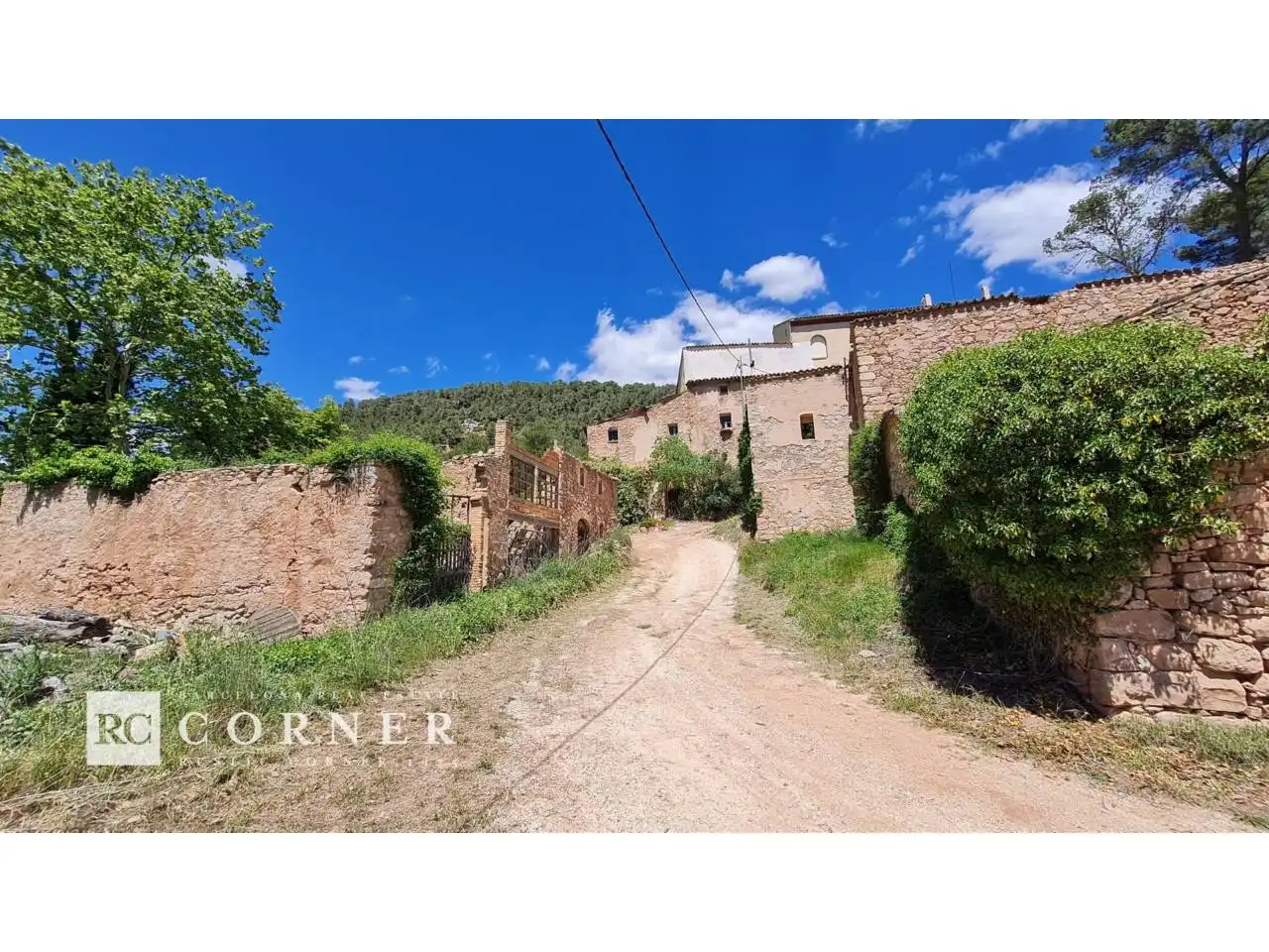Country homes for sale in Santa Maria de Miralles