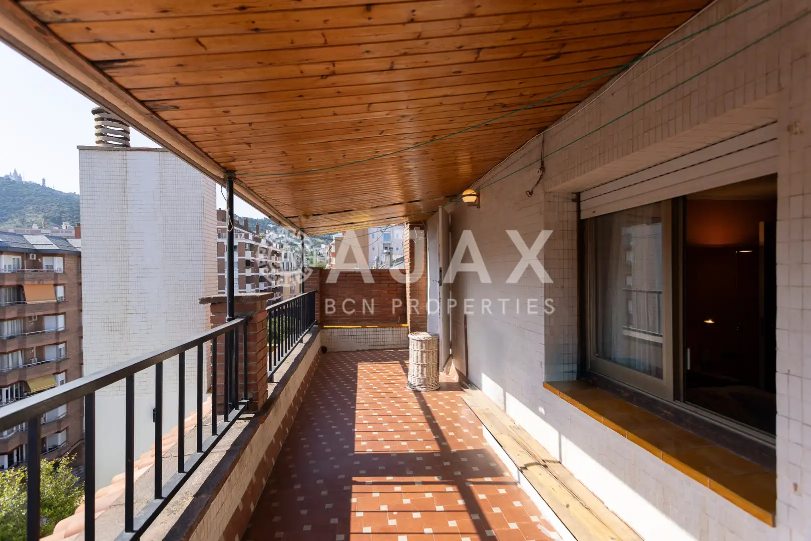 Vista exterior de Ático en venta en Barcelona con Aire acondicionado, Calefacción y Terraza