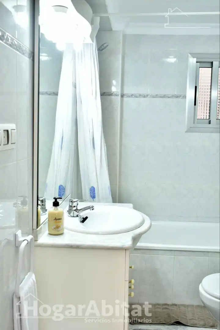 Bathroom of Flat for sale in Sagunto / Sagunt  with Balcony