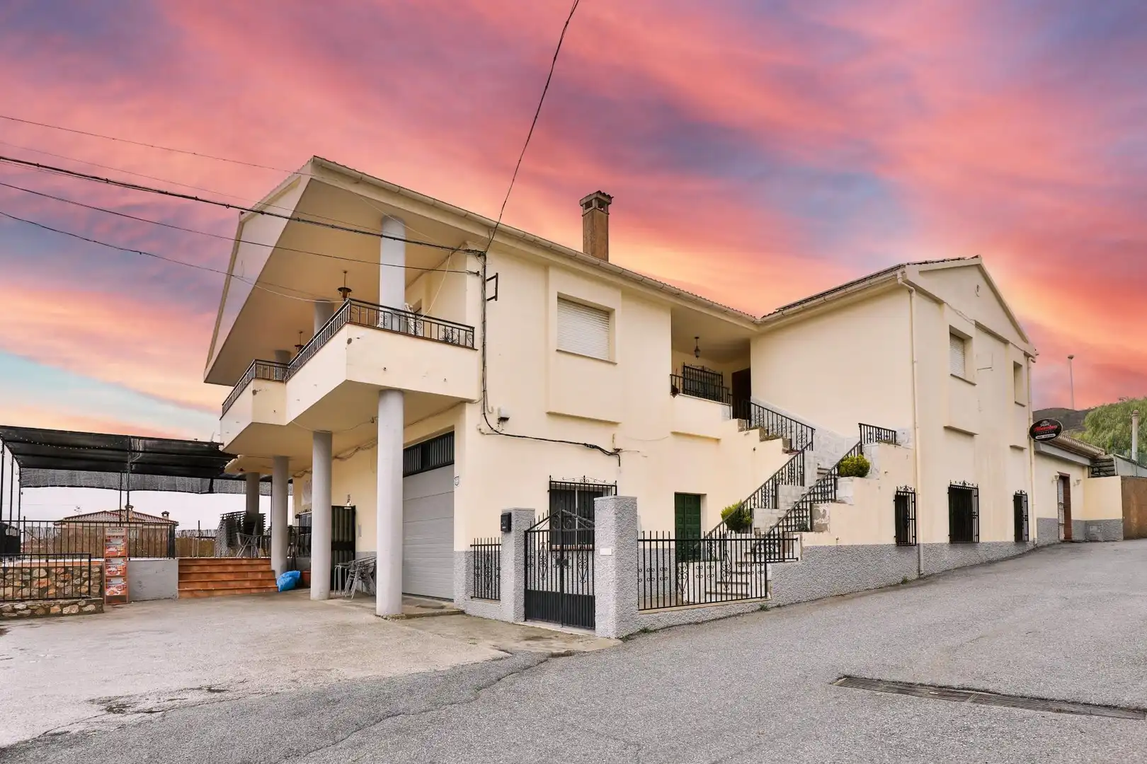 Exterior view of Houses for sale in Lecrín