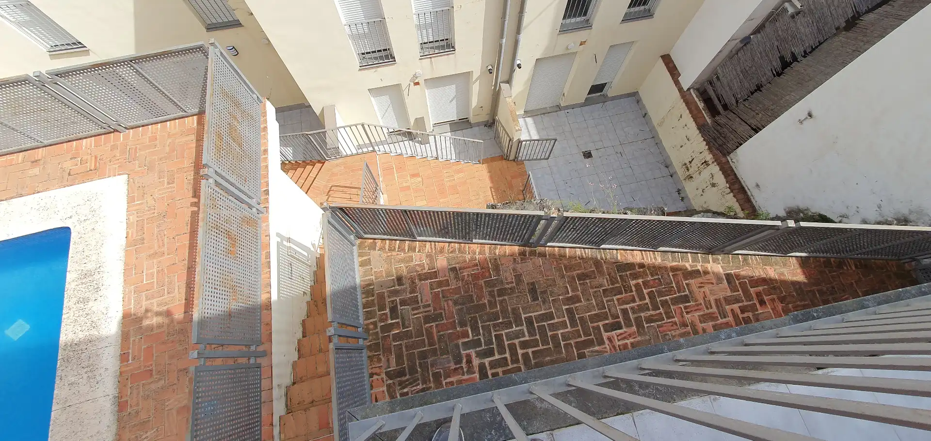 Vista exterior de Casa adosada en venda en Castelló de Rugat amb Balcó i Piscina comunitària