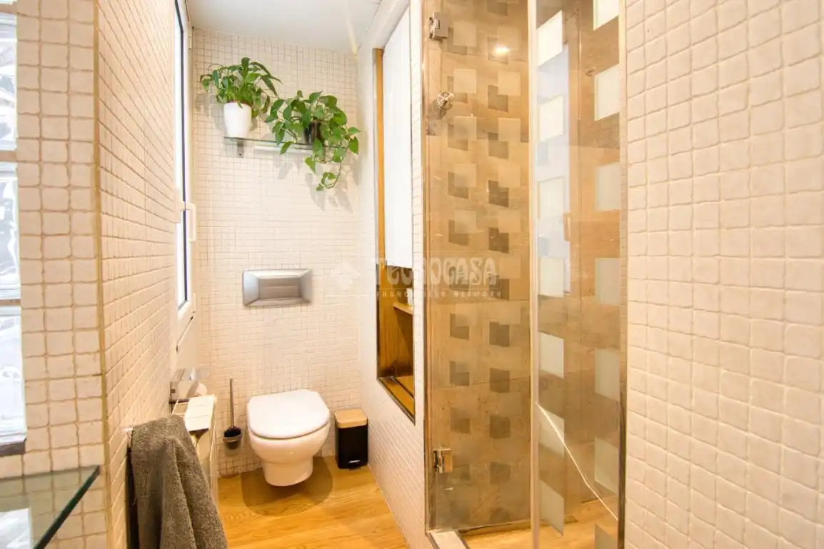 Baño de Piso en venta en Santander con Terraza y Trastero
