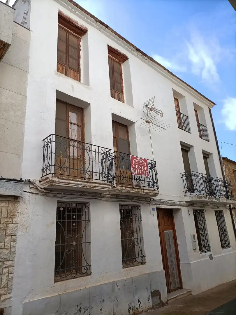 Casa amb terrassa en venda a Calle Campo 55