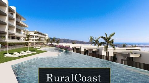 RuralCoast Properties ofrece preciosos apartamentos de 3 dormitorios y 2 baños con amplias terrazas e impresionantes vistas al mar