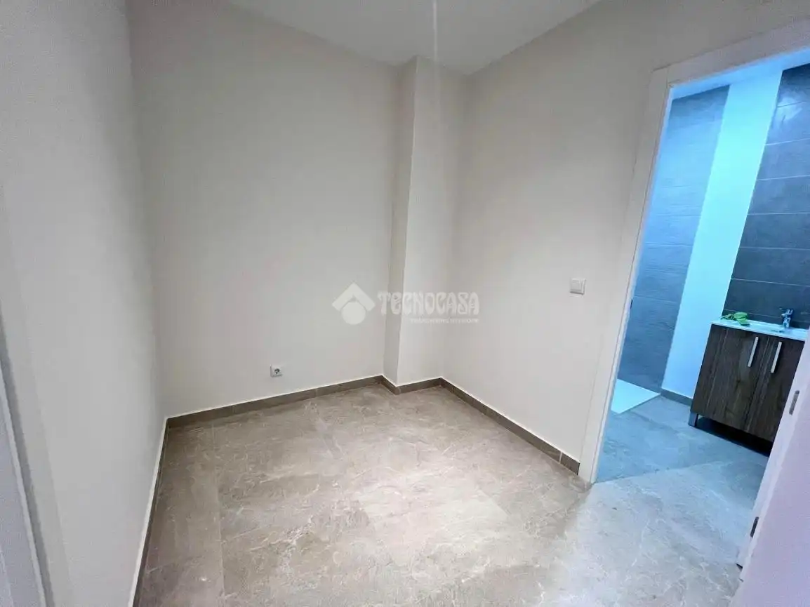 Flat for sale in Alcalá de Henares  with Alarm