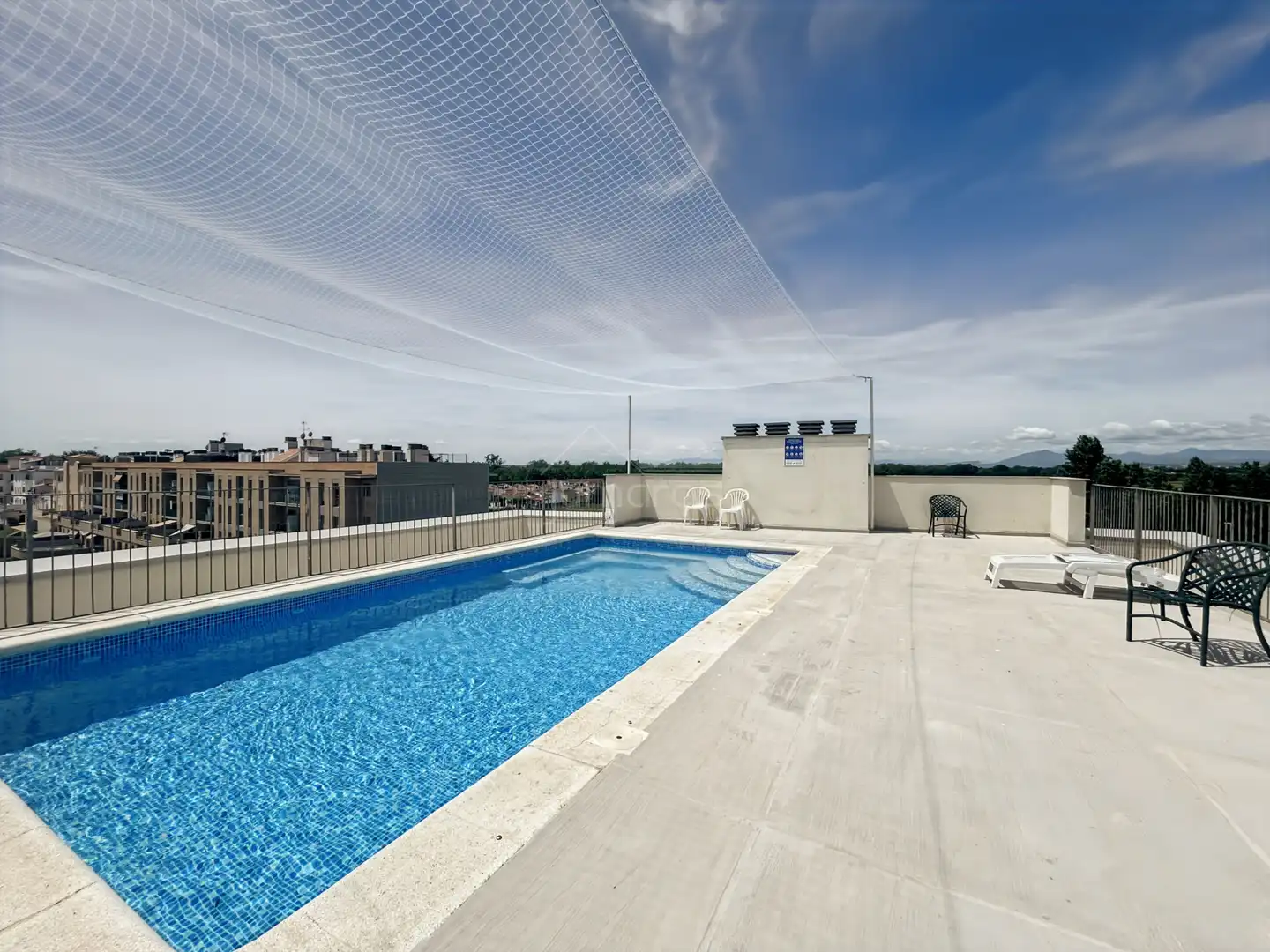 Piscina de Piso en venta en Empuriabrava con Aire acondicionado, Calefacción y Terraza
