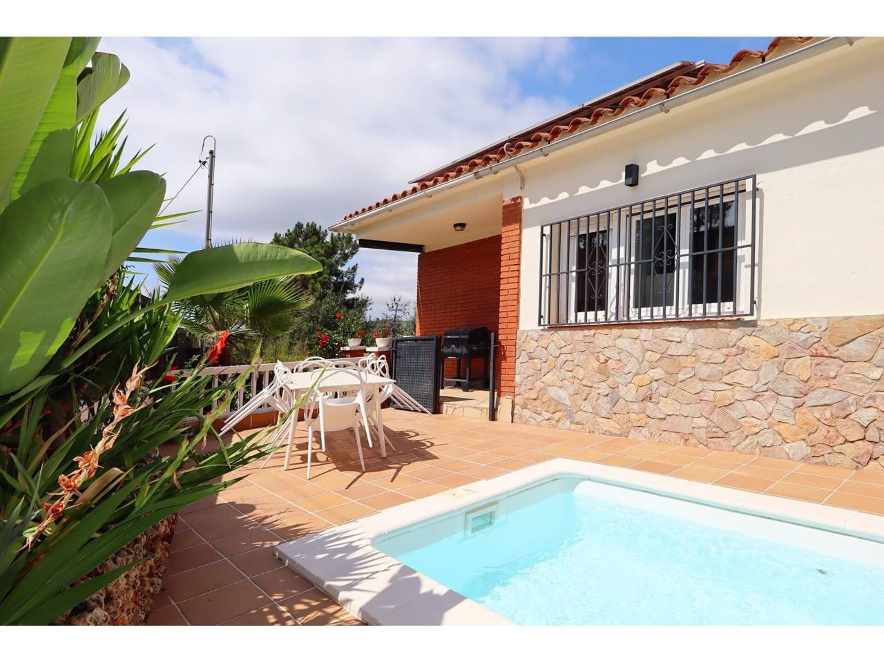 Vista exterior de Casa o xalet en venda en Lloret de Mar amb Aire condicionat, Calefacció i Jardí privat