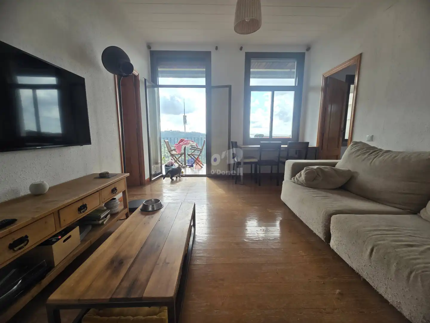 Sala d'estar de Pis en venda en Barcelona amb Jardí privat, Terrassa i Traster