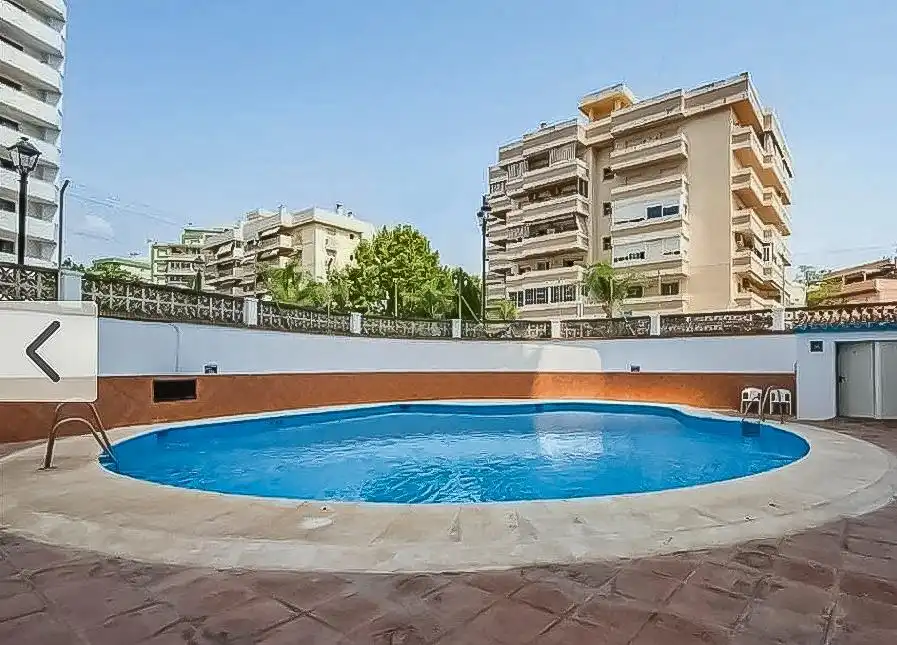Piscina de Estudi en venda en Fuengirola amb Aire condicionat, Moblat i Piscina comunitària
