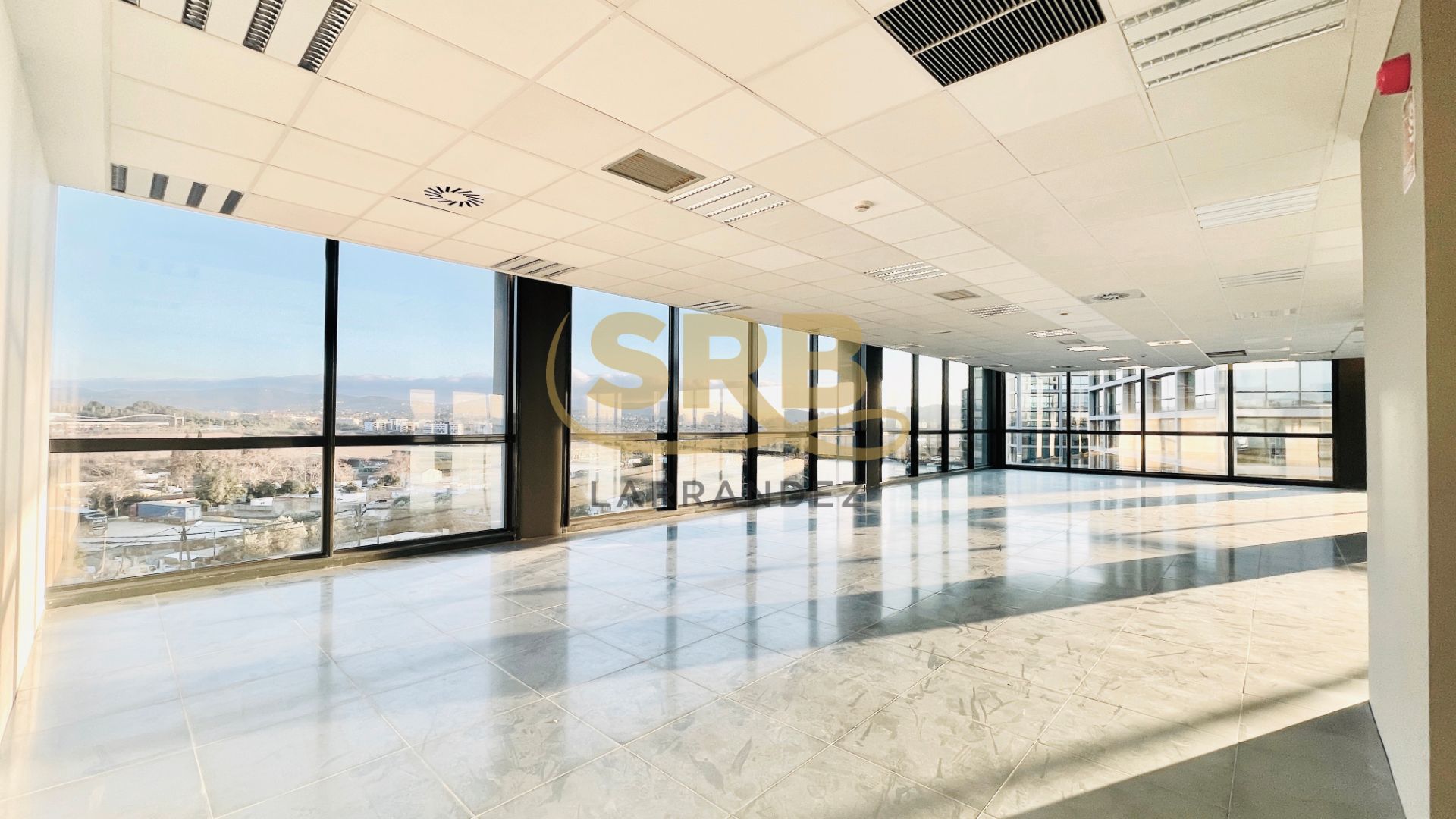 Office to rent in Sant Cugat del Vallès  with Air Conditioner, Heating and Furnished