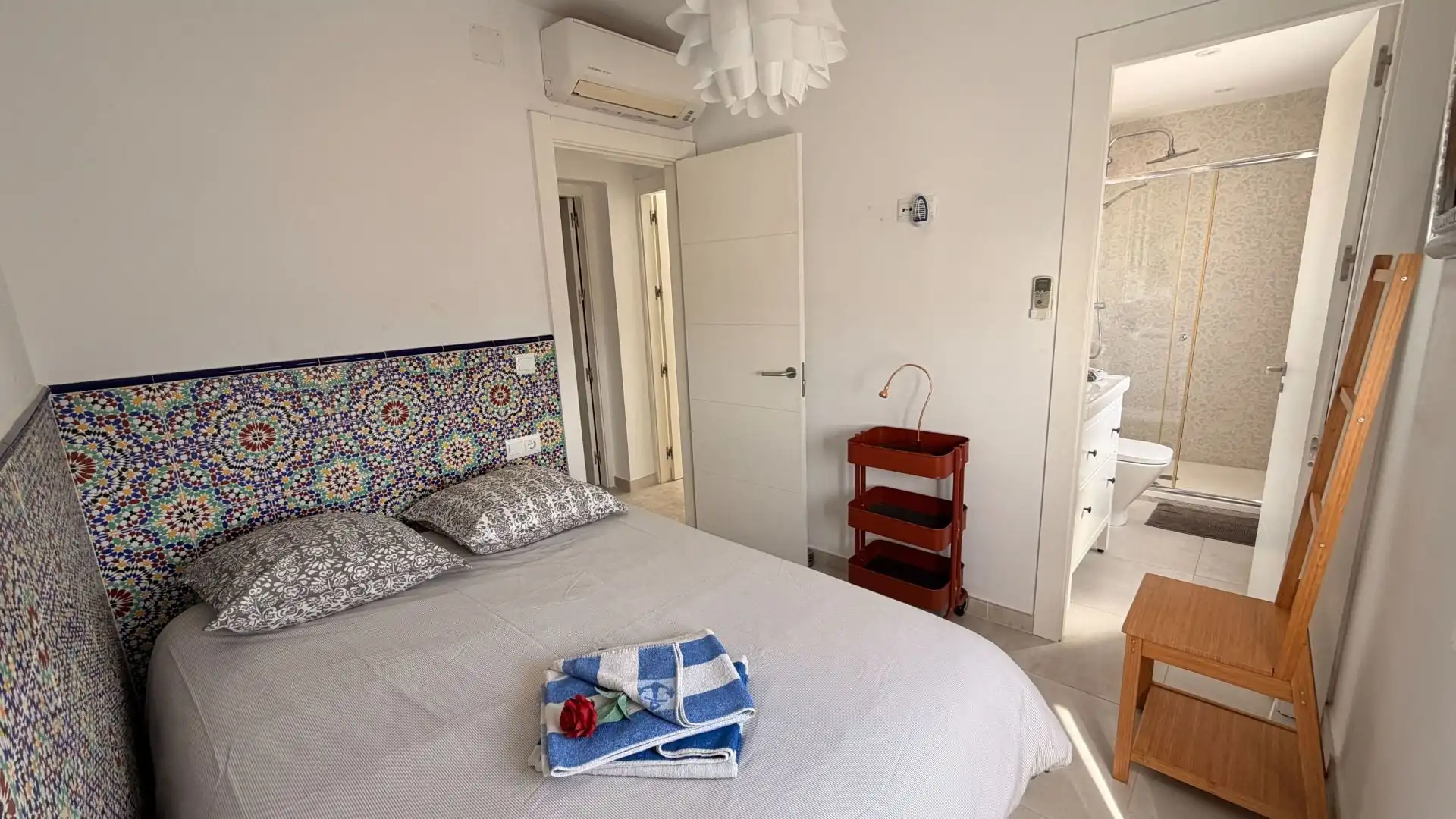 Dormitori de Casa adosada en venda en Alhaurín El Grande amb Aire condicionat i Piscina
