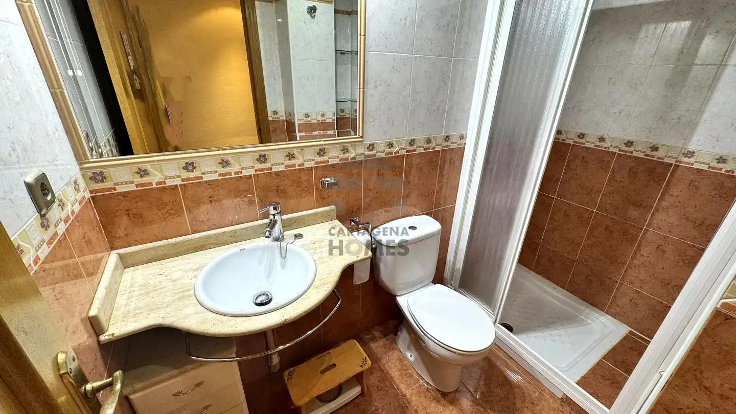 Baño de Ático en venta en Cartagena con Aire acondicionado, Terraza y Amueblado