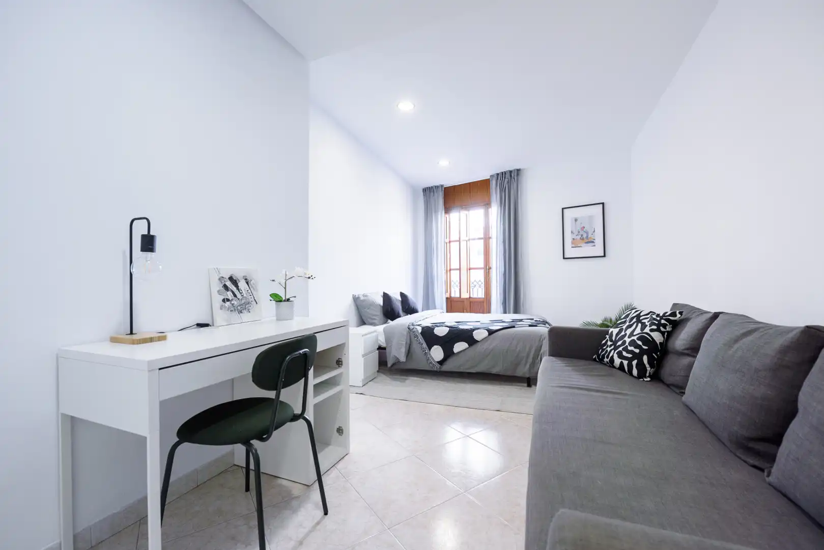 Apartamento con terraza en venta en Carrer de Baix, imagen 2