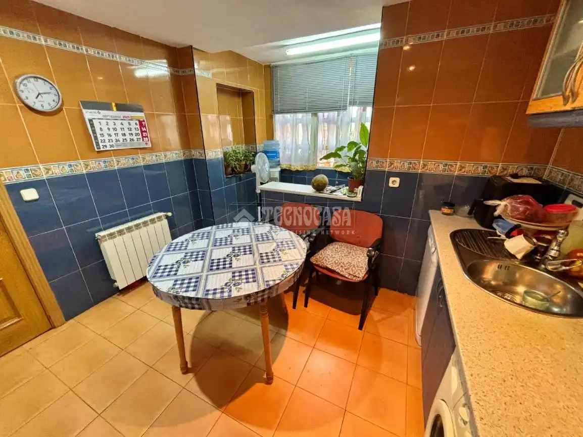 Küche von Wohnung zum Verkauf in Meco mit Heizung und Terrasse