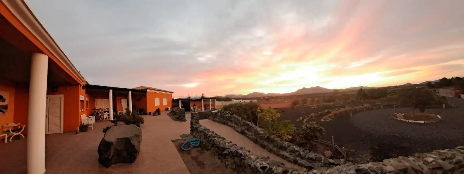 Vista exterior de Casa o xalet en venda en Tuineje amb Aire condicionat, Terrassa i Piscina