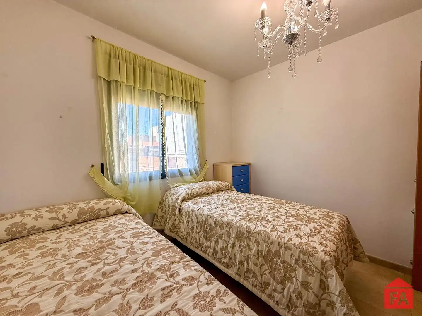 Habitación de Ático en venta en El Vendrell con Calefacción, Terraza y Trastero