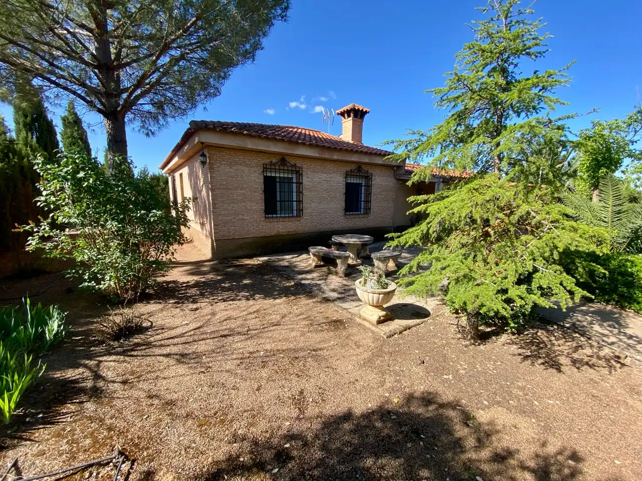 Vista exterior de Casa o chalet en venta en Fernán Caballero con Aire acondicionado, Jardín privado y Trastero