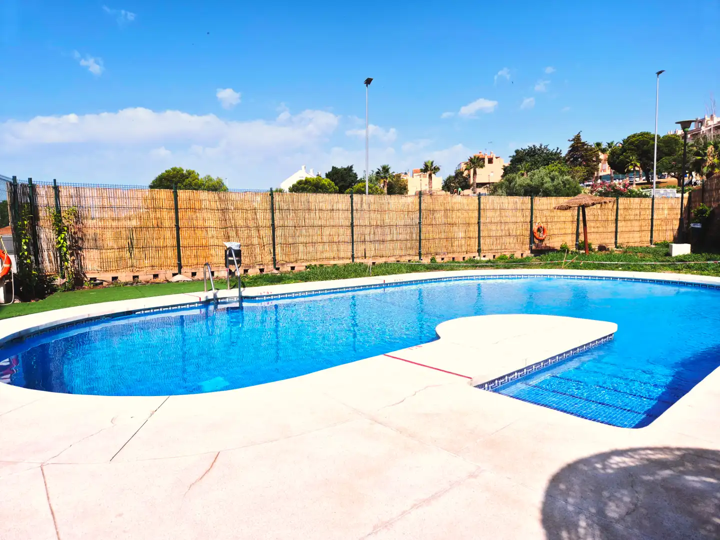 Piscina de Casa adosada en venta en Rincón de la Victoria con Aire acondicionado, Calefacción y Jardín privado