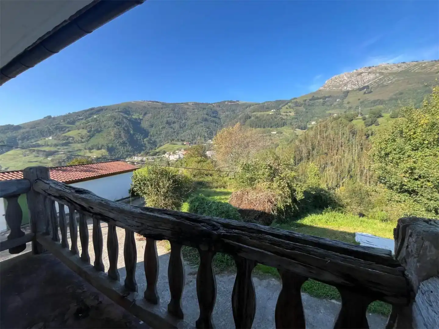 Vista exterior de Finca rústica en venda en Errezil amb Jardí privat, Traster i Moblat