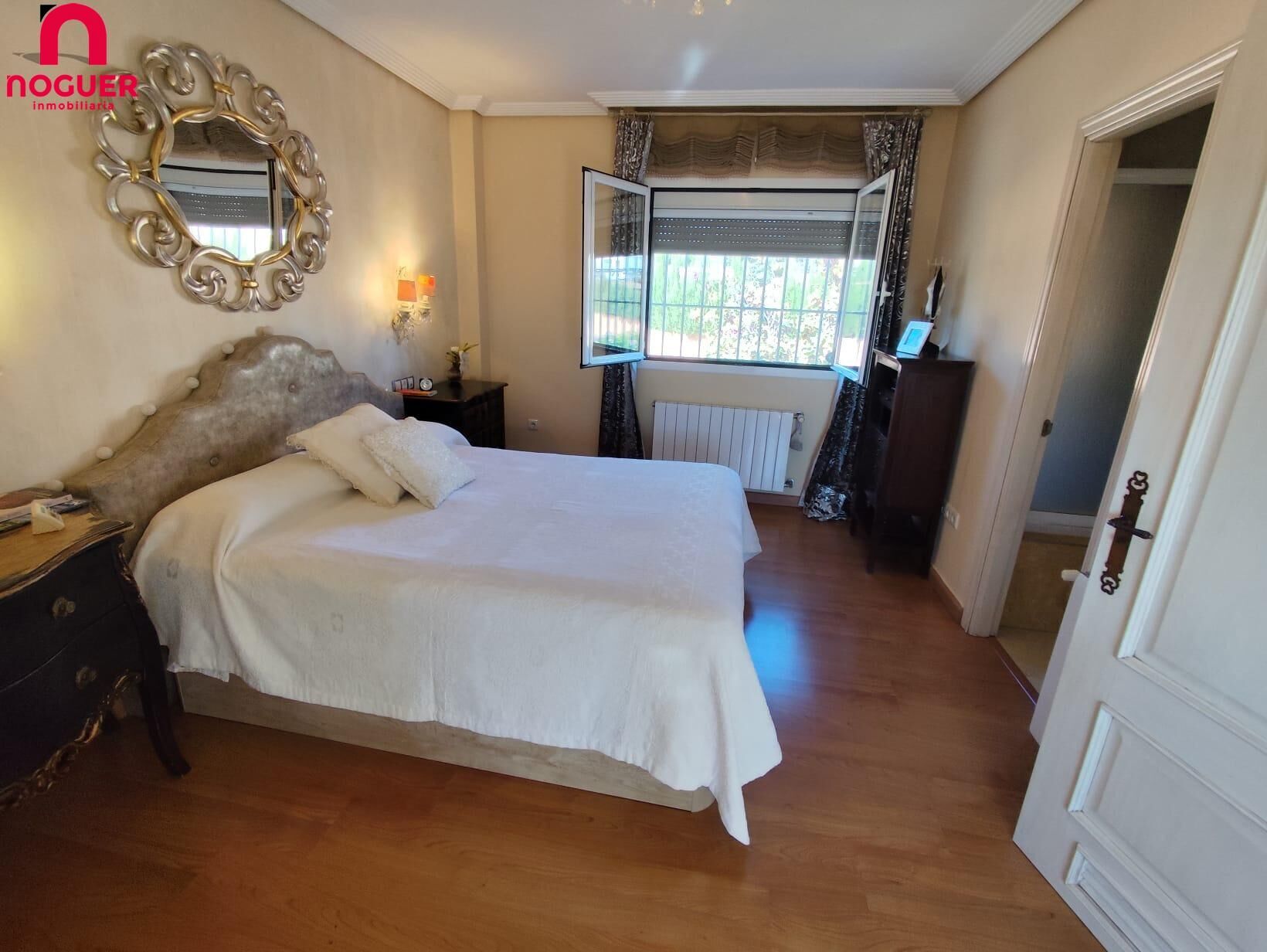 Dormitori de Casa o xalet en venda en  Córdoba Capital amb Aire condicionat, Calefacció i Jardí privat