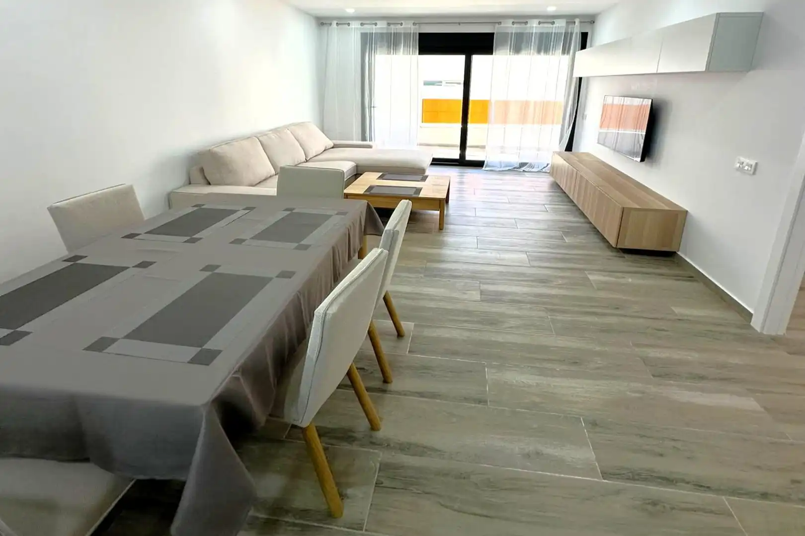 Apartamento con terraza en venta en Calle RAMON GALLUD 139, imagen 3