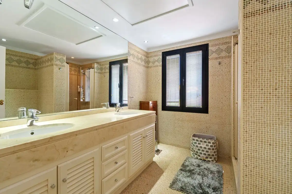 Chalet con piscina en venta en Benahavís pueblo, imagen 15