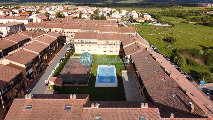 Exterior view of Flat for sale in San Cristóbal de Segovia  with Heating, Terrace and Storage room