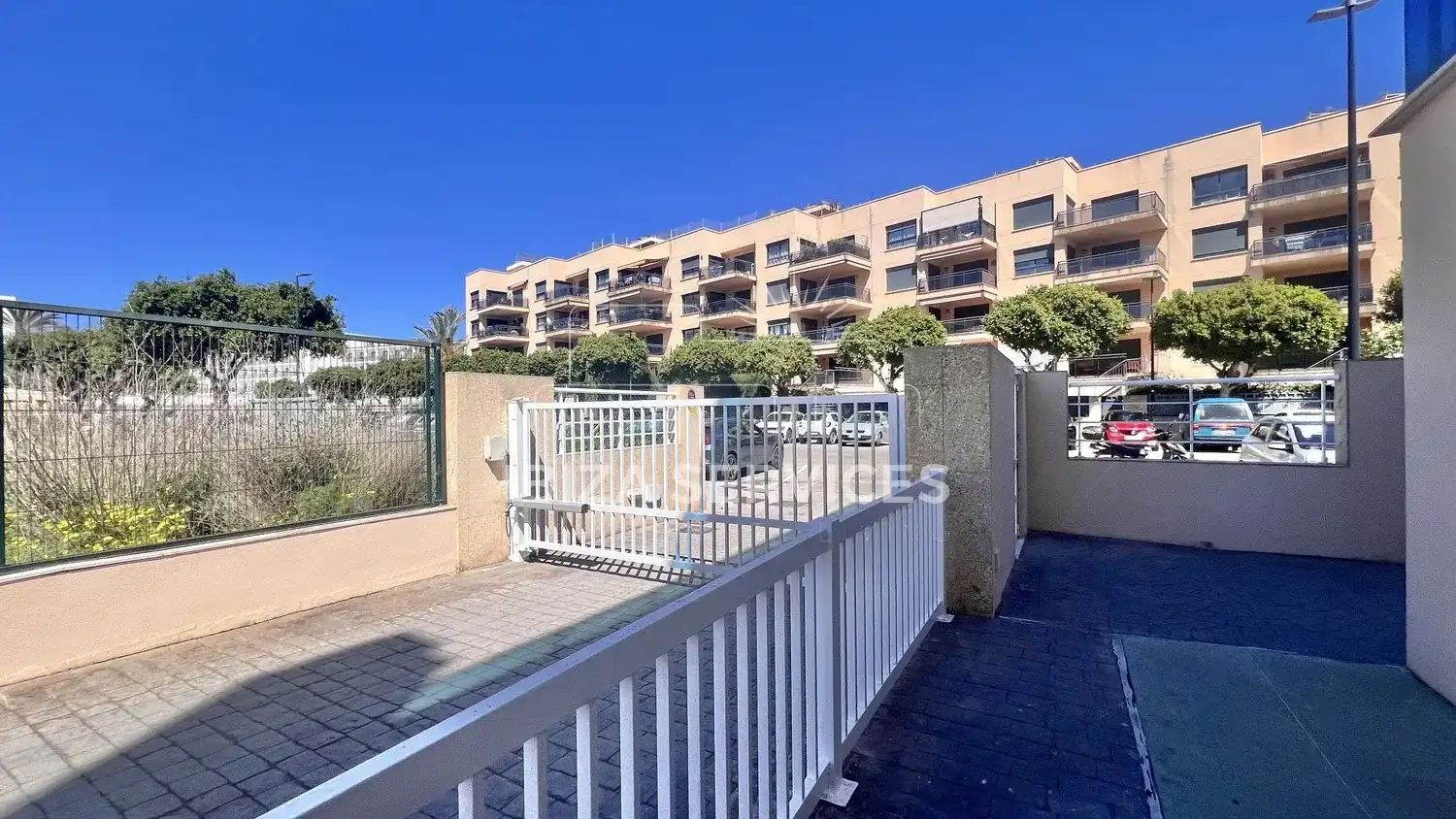 Vista exterior de Pis en venda en Eivissa amb Aire condicionat, Jardí privat i Piscina