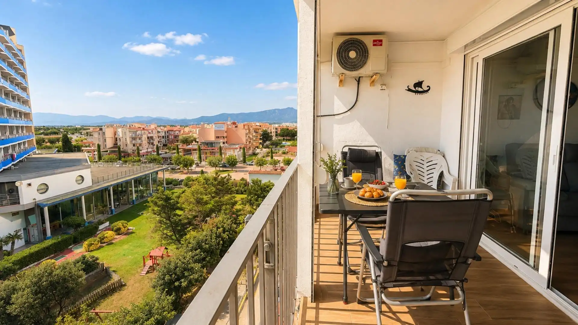Apartment with terrace for sale in Carrer DELTA MUGA 9, imagen 3