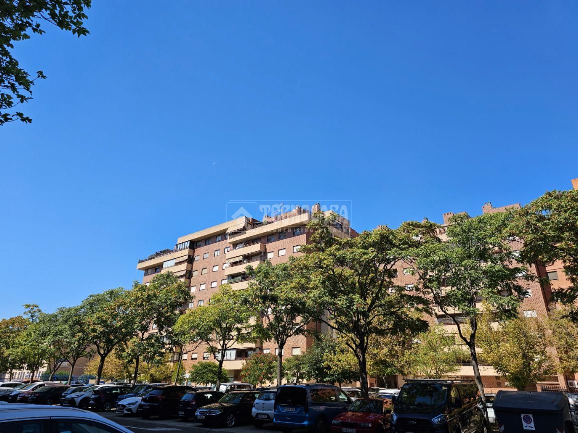 Vista exterior de Piso en venta en  Zaragoza Capital con Aire acondicionado, Calefacción y Parquet